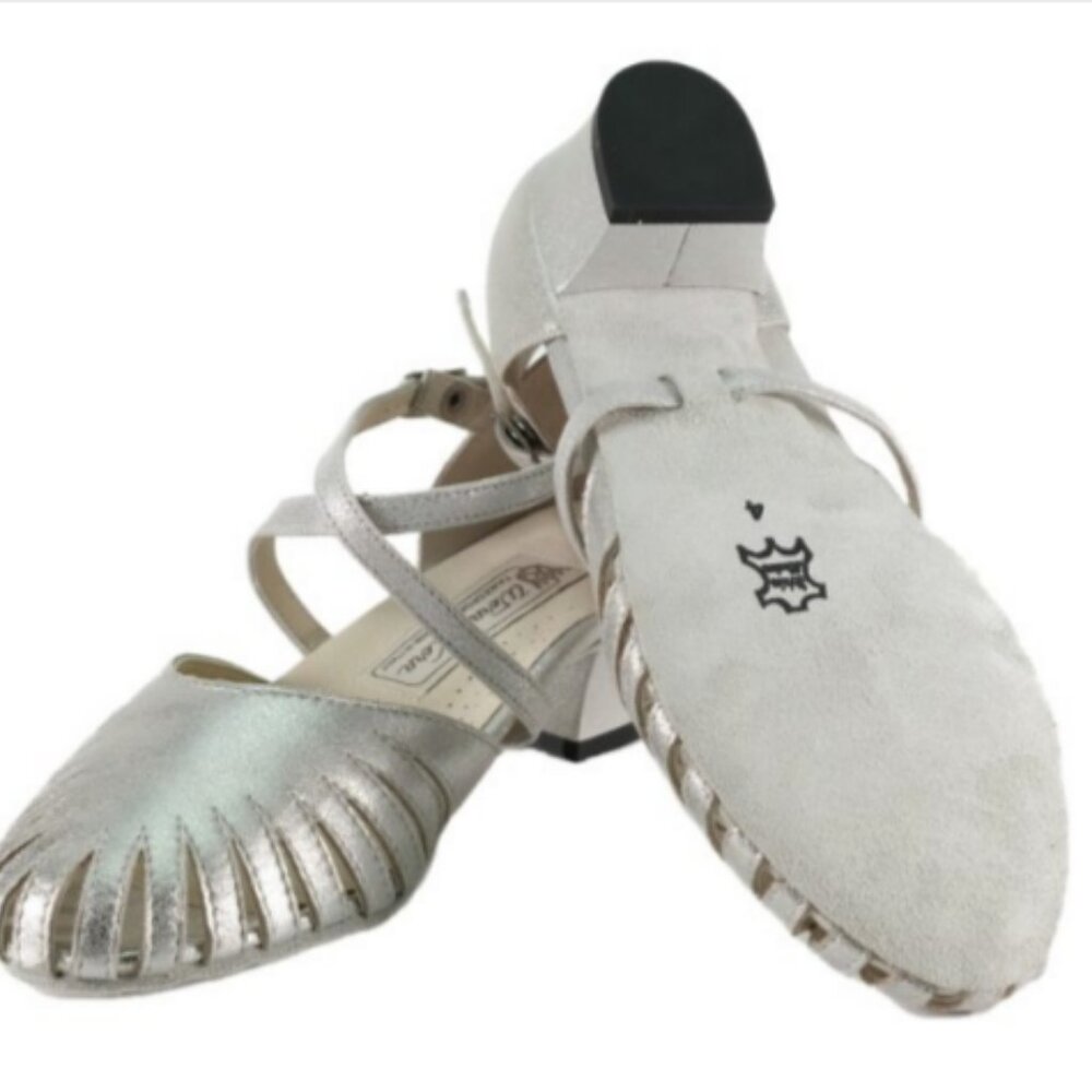 Werner Kern ballroom dance shoe from UK. NIB. Silver nappa leather. Suede sole.